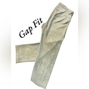 Sz M GapFit Capri Leggings